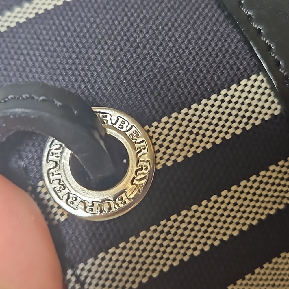Burberry Bag - Picture 6 of 11
